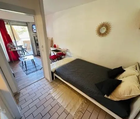 Les Iles D'or Au Port De Grand Climatise Apartament