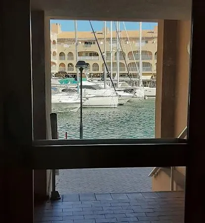 Les Iles D'or Au Port De Grand Climatise Hyères