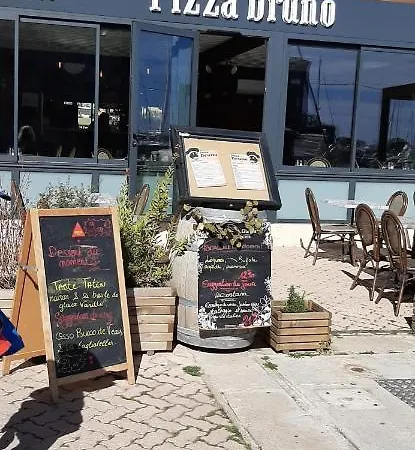 Les Iles D'or Au Port De Grand Climatise Apartamento *