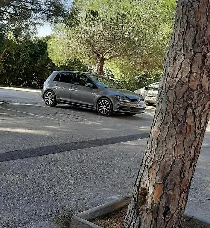 Les Iles D'or Au Port De Grand Climatise